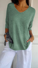 Compre 1 e Leve 3 Blusas em Malha Leve – Decote V