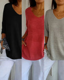 Compre 1 e Leve 3 Blusas em Malha Leve – Decote V