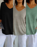 Compre 1 e Leve 3 Blusas em Malha Leve – Decote V